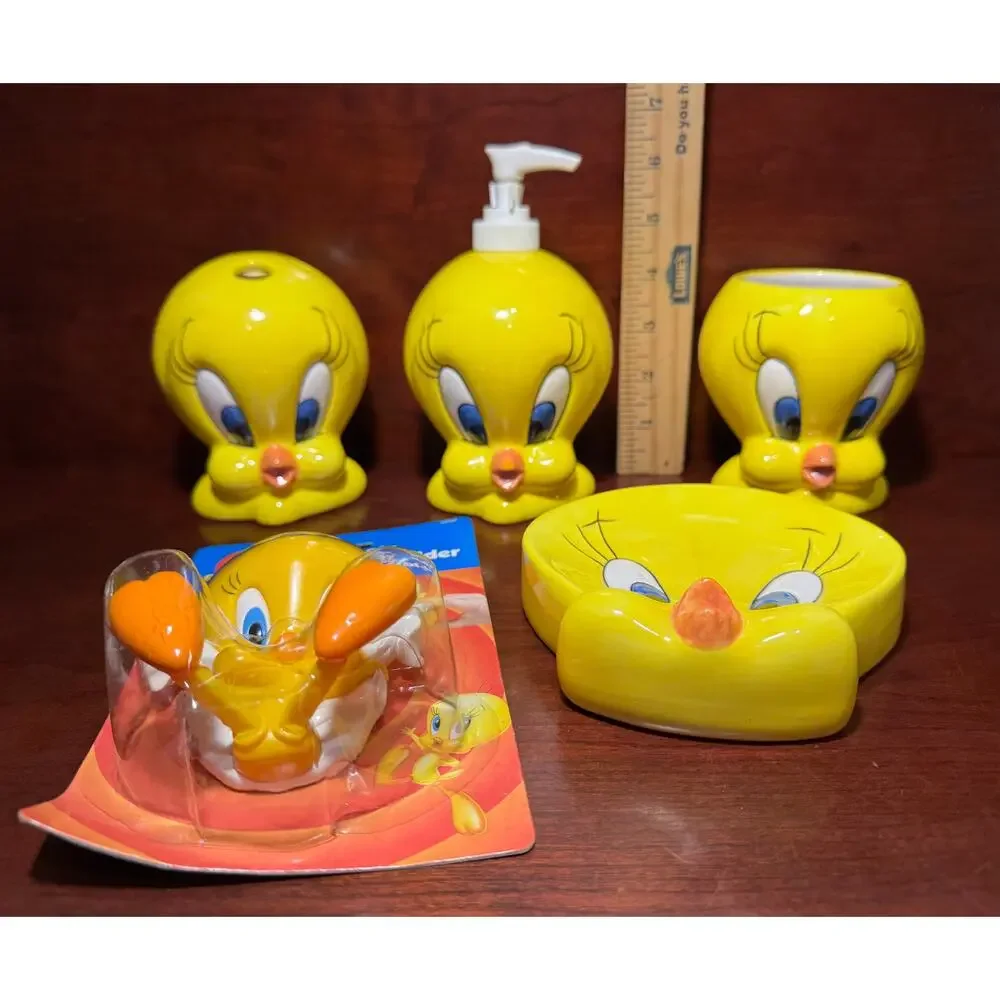 Vintage 1998 Set of 5 Tweety Bathroom Accessory Warner Brothers Looney Tunes